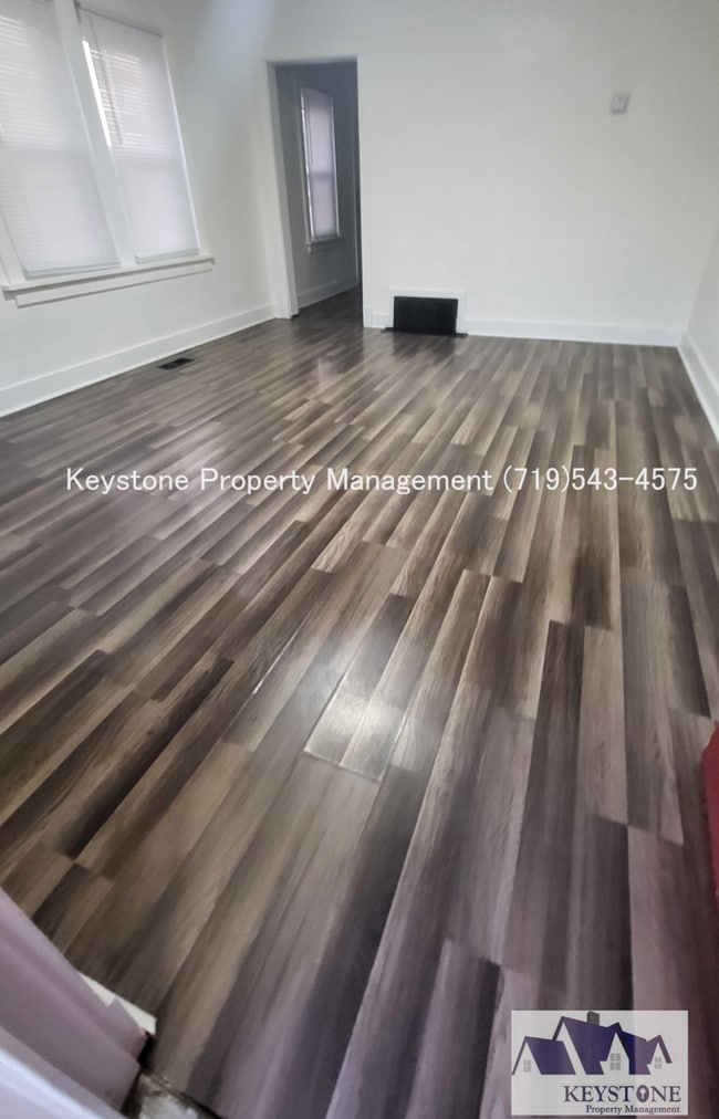 Photo - Pet Friendly! Small Dog Allowed - Duplex - 1 Bedroom/1 Bathroom/1 Car Garage for Storage  $875/$875 Unit 1102 W. 16th Street