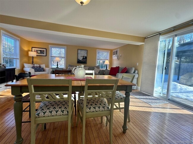 Photo - 1070 Town Harbor Ln