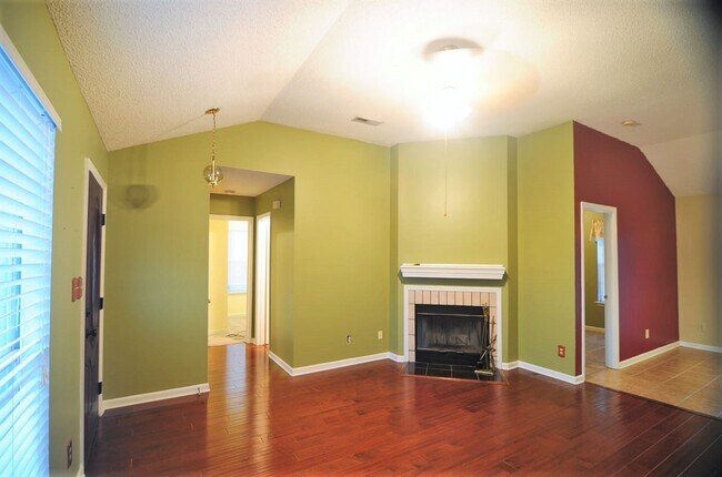 Photo - 220 Knox Creek Trail NW