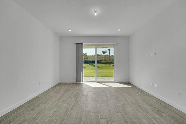 Photo - 6429 Seabright Ter