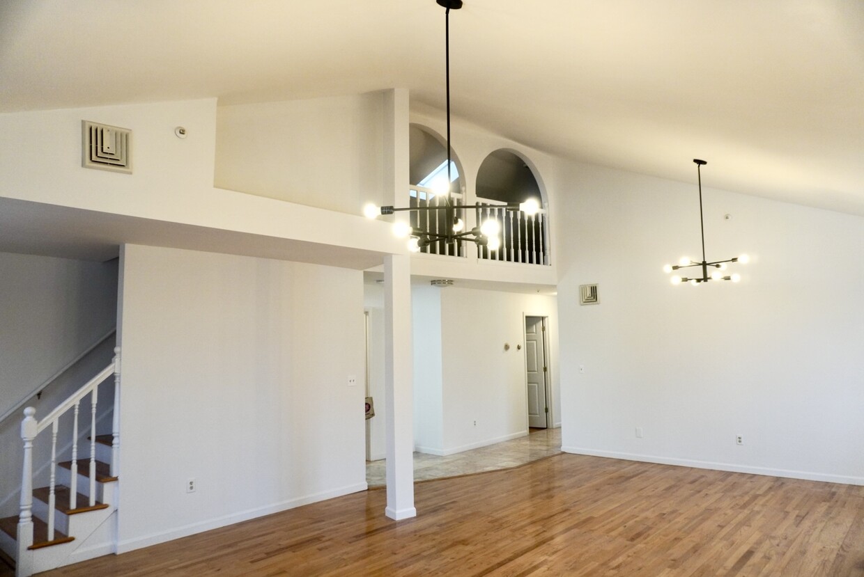 Vaulted ceilings with upper storage - 166 Woodside Ave (West Harrison, NY)