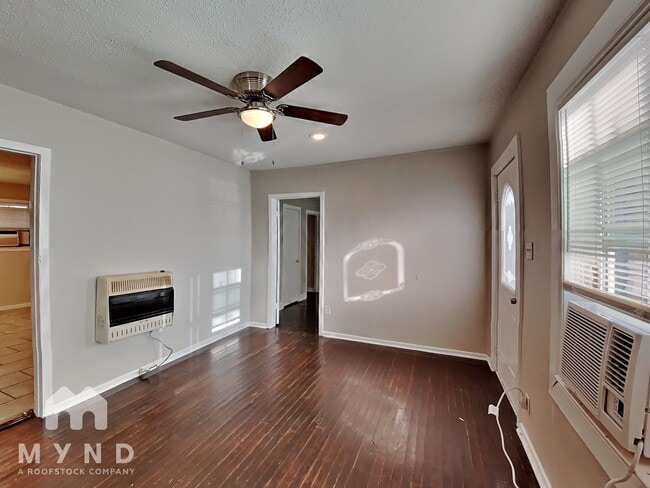 Photo - 118 Uvalde Ave