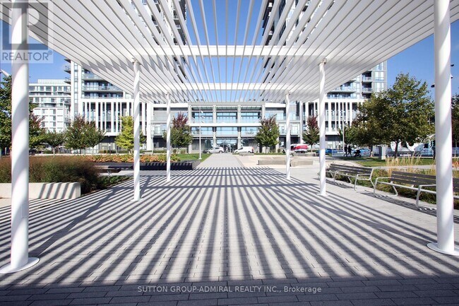 Photo - 17 Zorra St Unité 1802