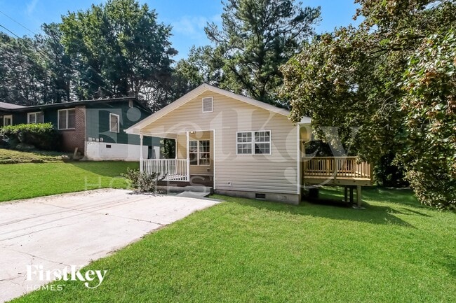 Photo - 8215 Collier St SW