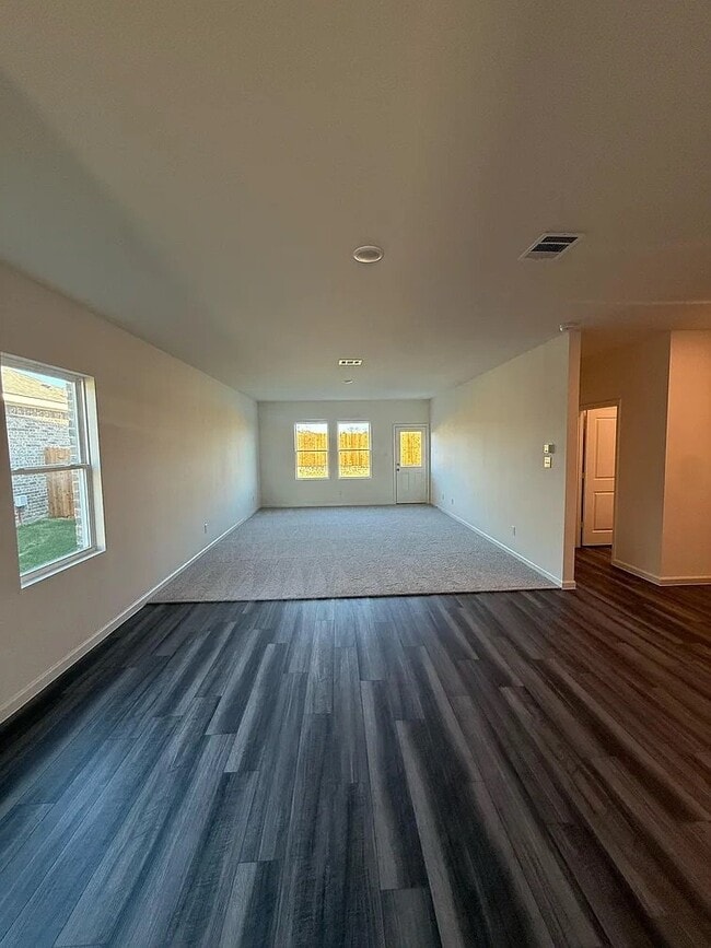 Photo - 2114 Mdw Pk Dr