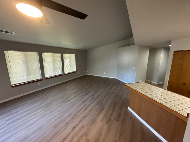 Photo - 1917 Trumpet Dr