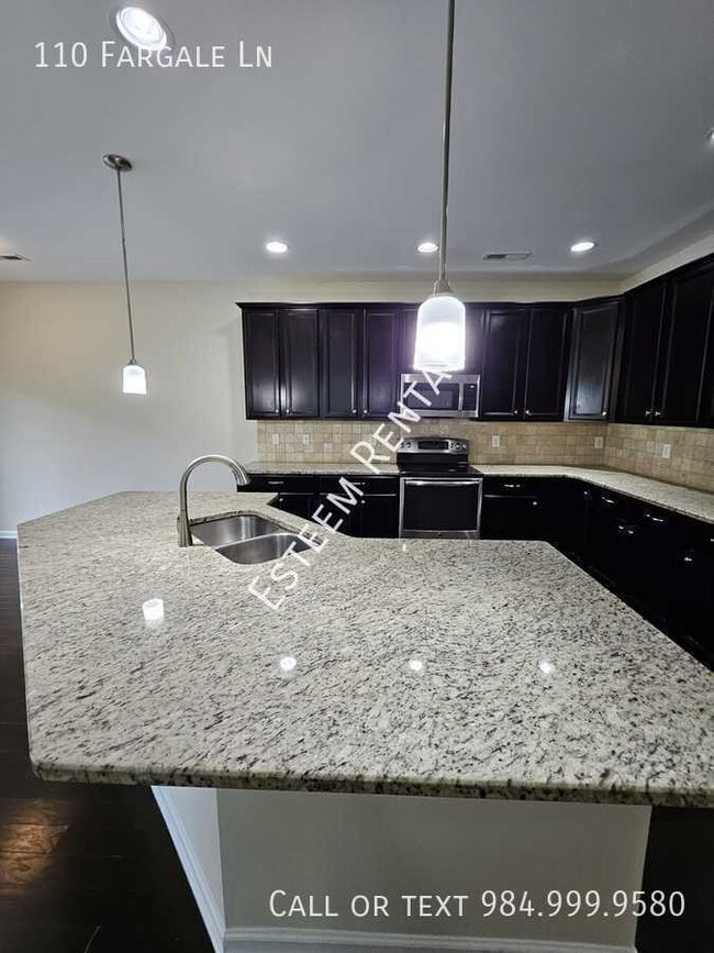 Photo - 110 Fargale Ln
