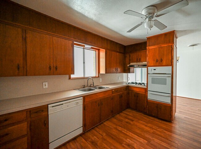 Photo - 3 Bedroom 2 Bath, For Lease Bowie TX