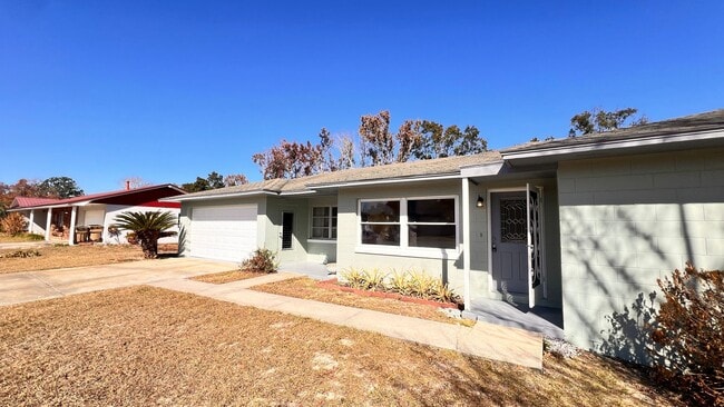 Photo - Charming 2-Bed Retreat in the Heart of Mount Dora! PRIME LOCATION! DONT MISS OUT!