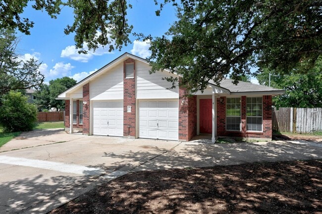 Unit B - 502 Rockmoor Dr Unit B
