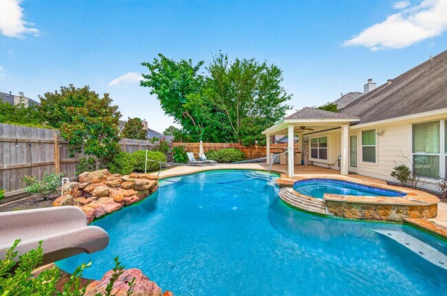 25007 Ivy Trace Ln
