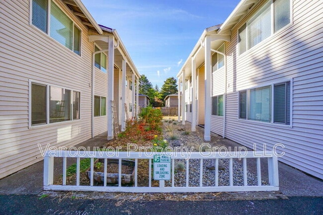 Building Photo - 4420 Gibbons St Unit C Rental