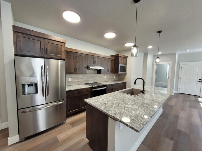 Building Photo - Beautiful Like New Home In Meridian!