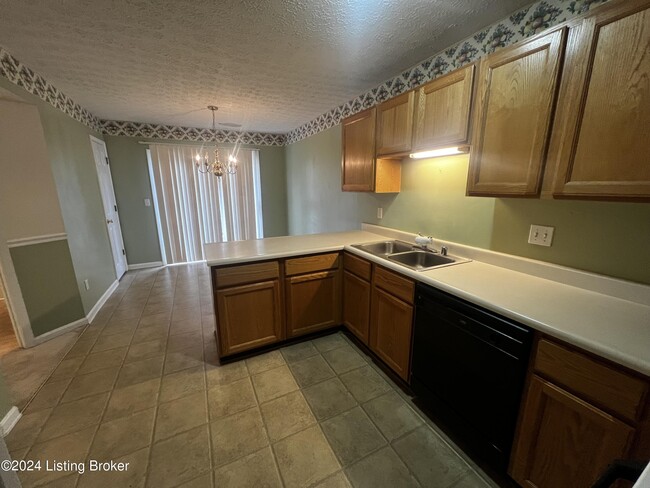Photo - 10414 Pinoak View Dr House