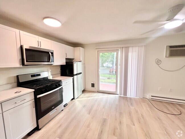 Building Photo - 55 Broad St Unit 3 Rental