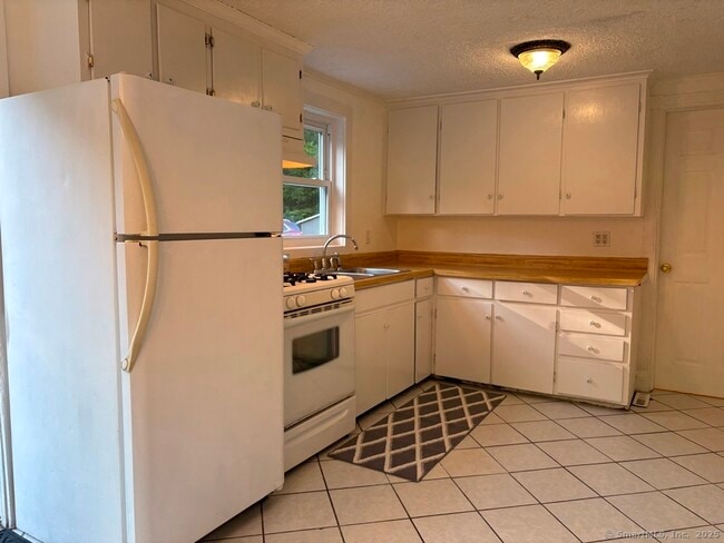 Photo - 105 N Main St