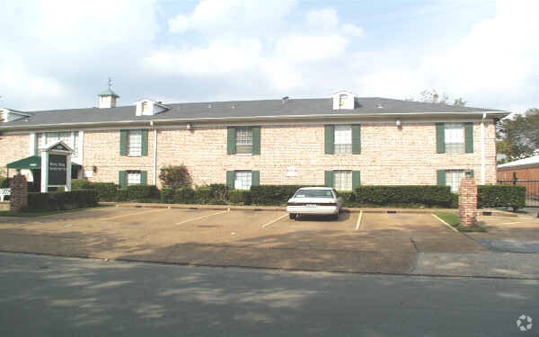 Photo - Hyde Park Apartments
