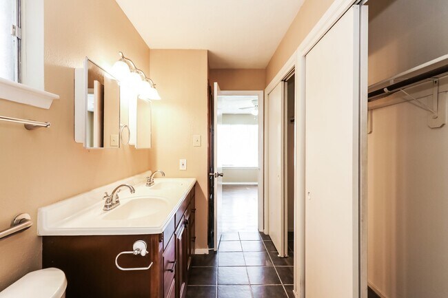 Photo - 13427 Boonway Dr