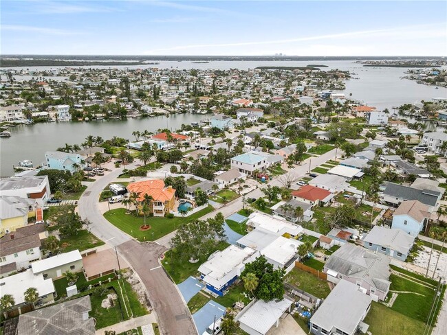 Building Photo - 14060 Miramar Ave