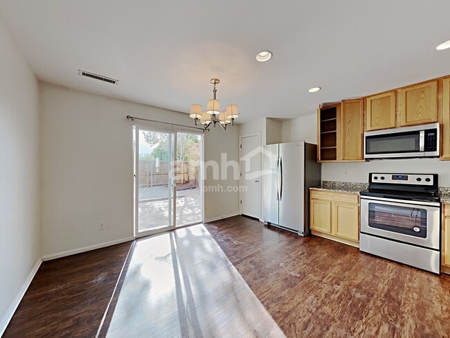 Photo - 251 Lonewolf Dr