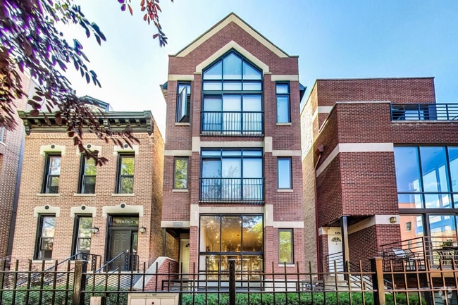 Building Photo - 1084 N Paulina St Rental