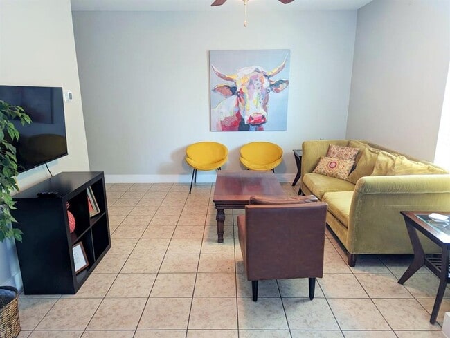 Photo - 2215 Katy Ln