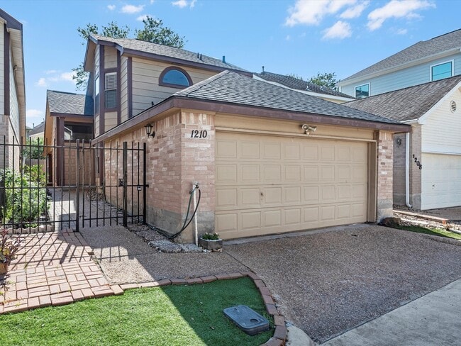 Photo - 1210 Normans Woods St