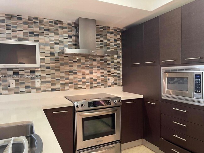 Photo - 250 Sunny Isles Blvd Unidad 3-1003