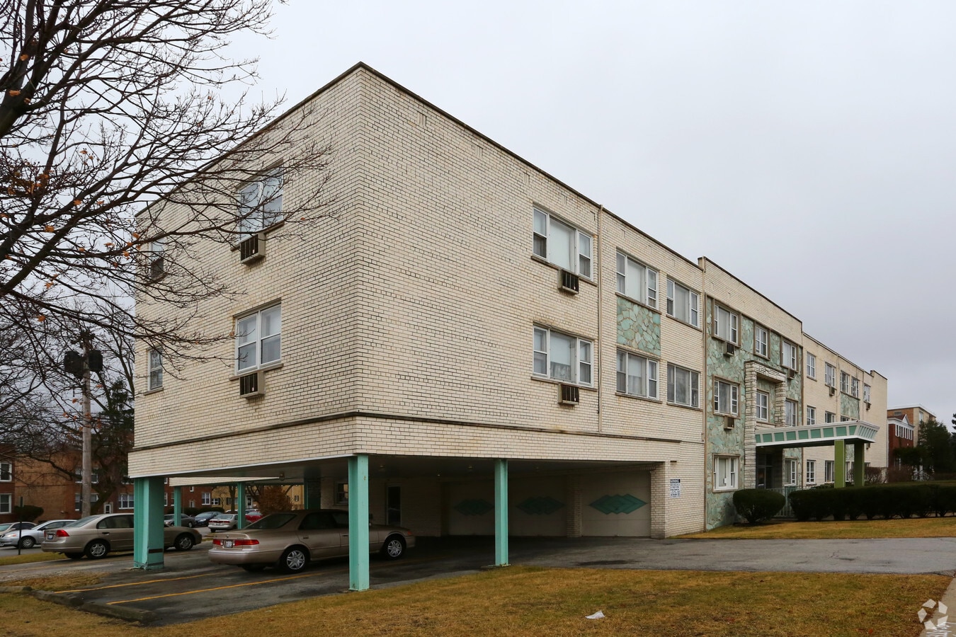 Aristocrat Apartments - Aristocrat Apartments