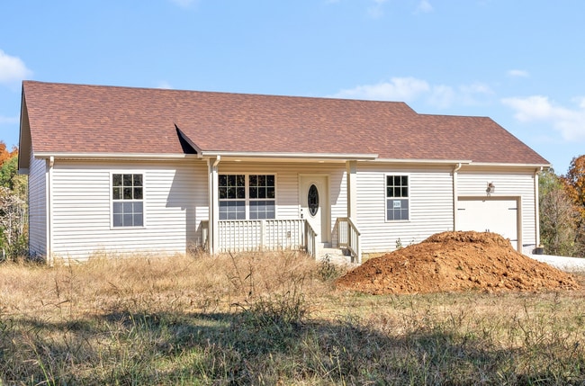 Photo - Beautiful Home For Rent in Country Like Setting!