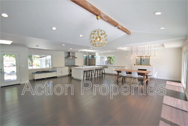 Photo - 1074 Highlands Cir