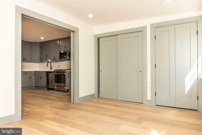 Photo - 327 S 16th St