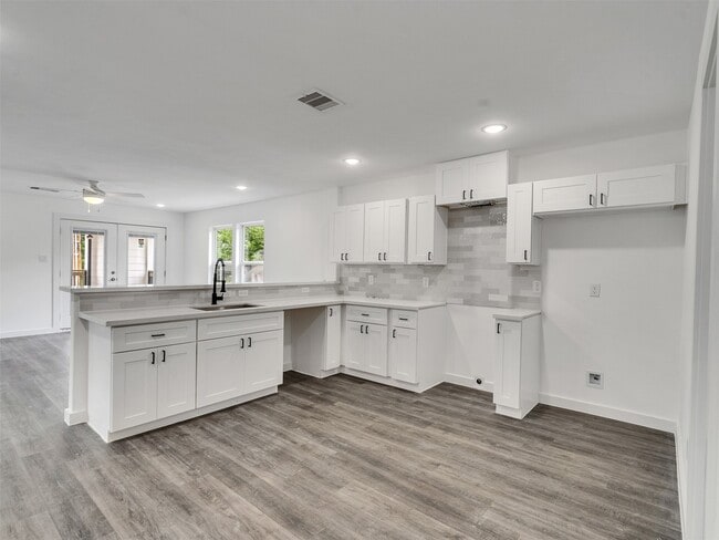 Building Photo - 6742 Madrid St