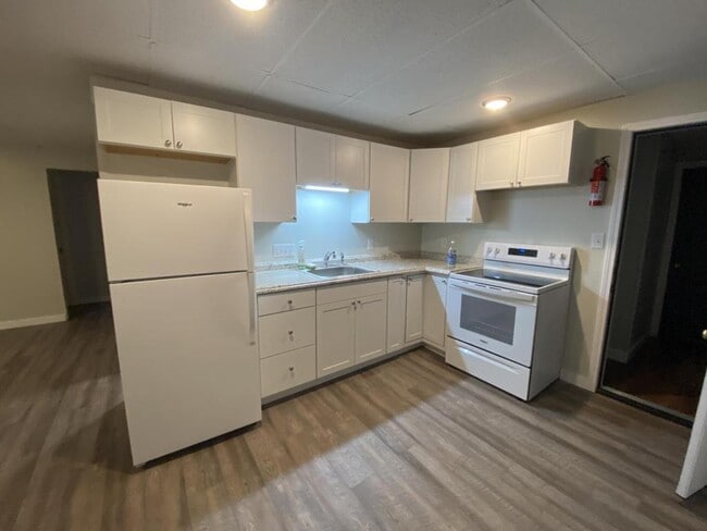 Photo - 95 E Main St