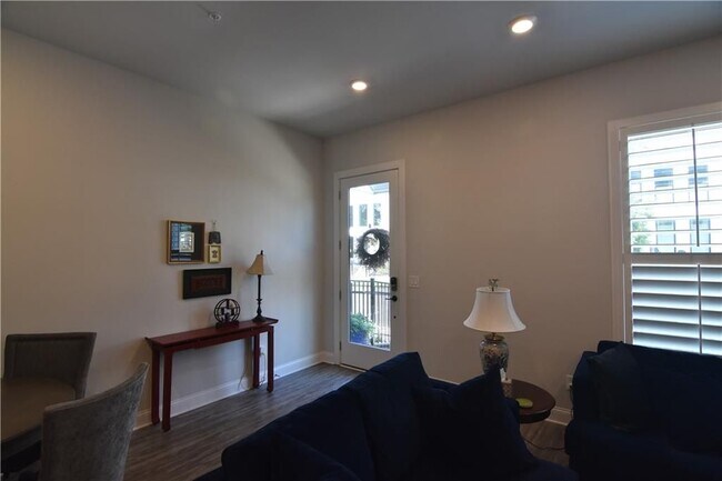 Photo - 137 Pearl St