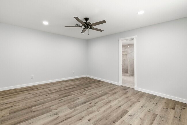 Photo - 15215 Parkville Dr