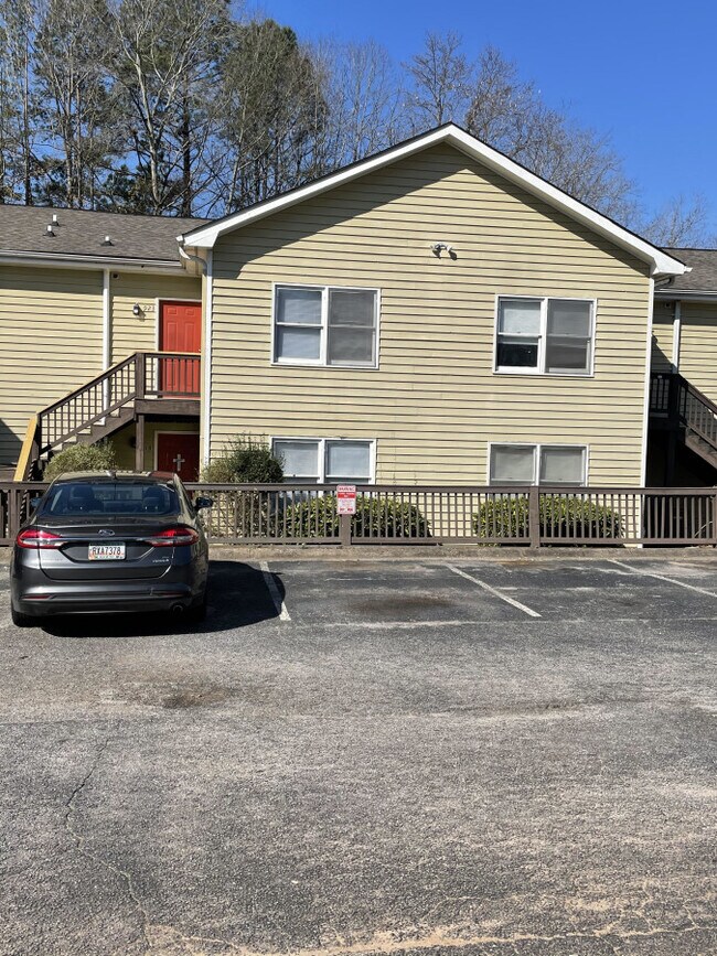 Building Photo - Rivers Edge Apartment 912