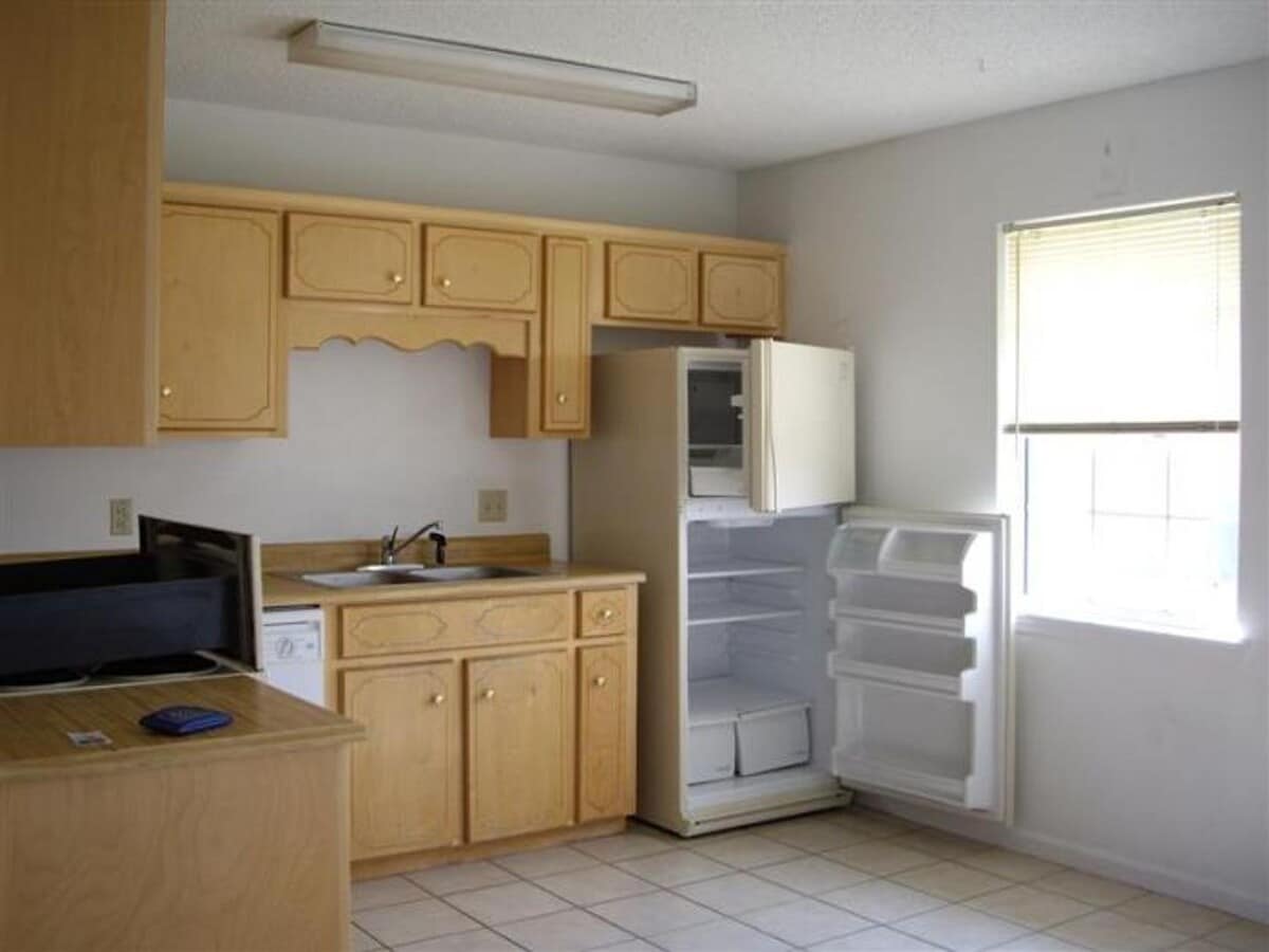 Photo - FOR RENT