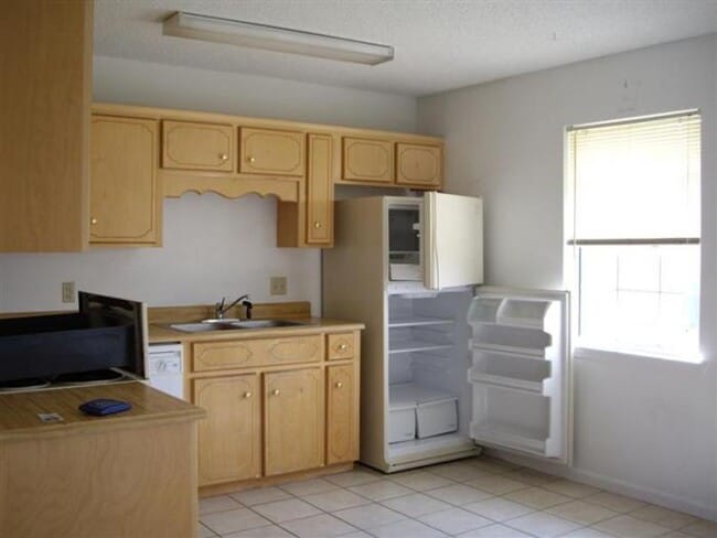 803 Amy Ct