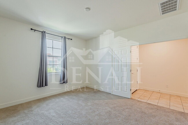 Photo - 10962 W Taylor St