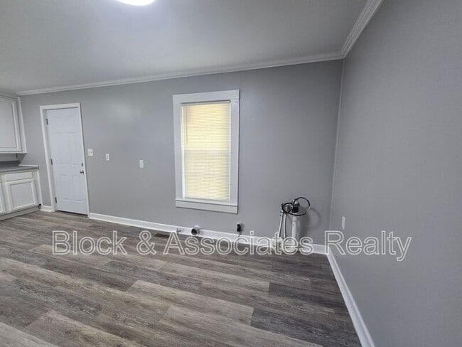 Photo - 909 Gaines Ave