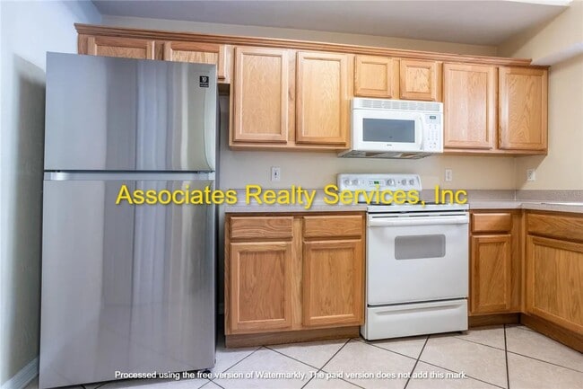 Photo - GREAT LOCATION-  3 Bedroom- LOOK!