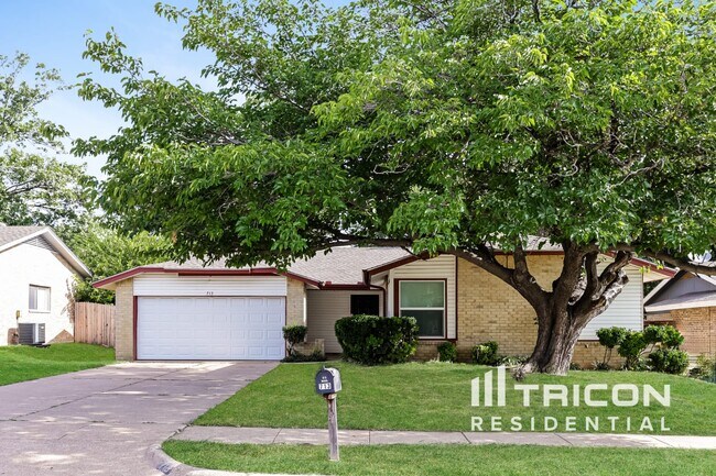 Photo - 713 Cavendish Dr