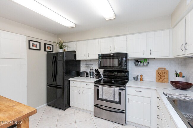 Photo - 4201 E Camelback Rd Unit 51