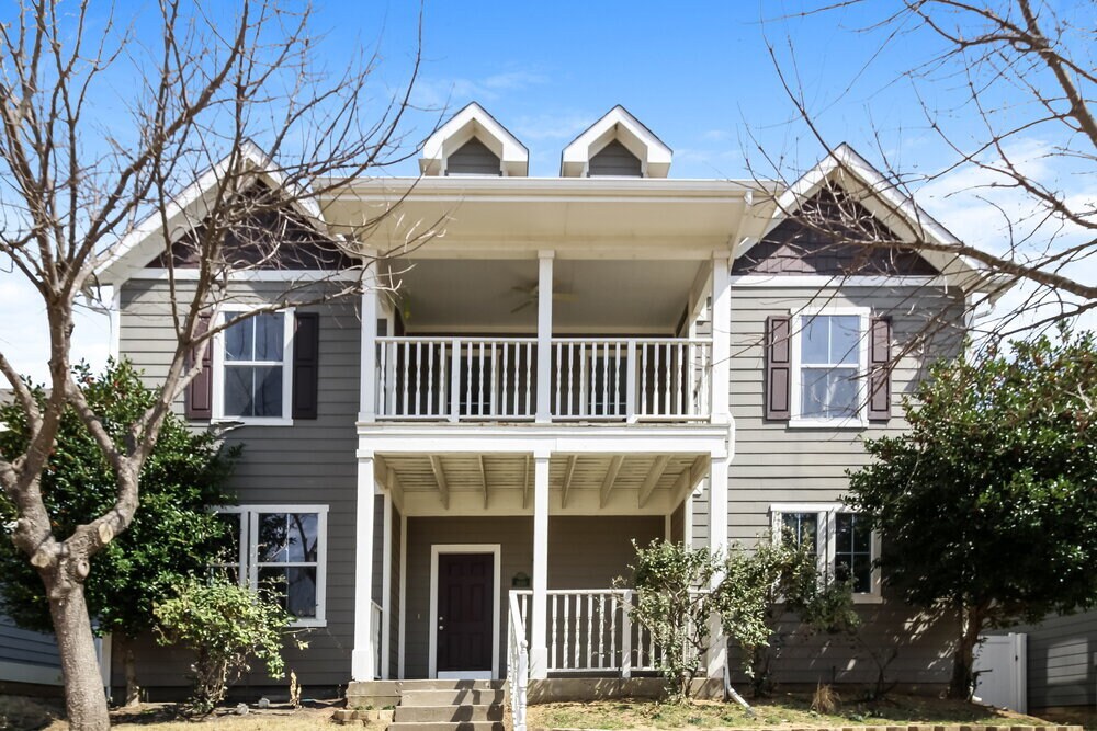 Photo - 1820 Plymouth Dr House