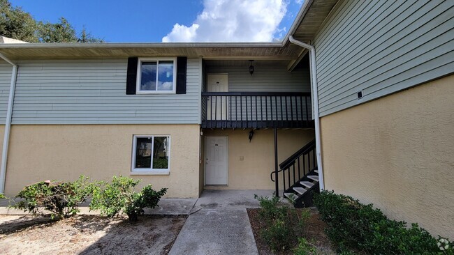 Building Photo - Condo available now in the heart of Brandon!