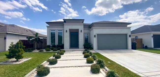 Photo - 2117 Queens Ave
