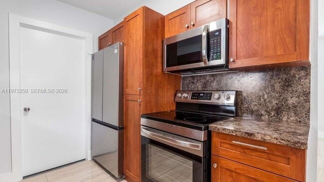 Photo - 630 SW 28th Dr