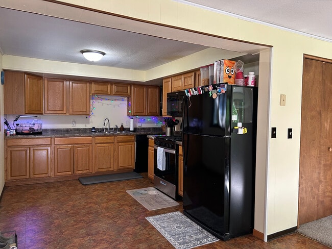 Photo - 3080 Perrot Ave S