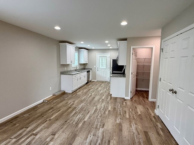 949 Indian Hills Rd